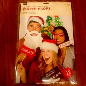 Holiday photo booth props
